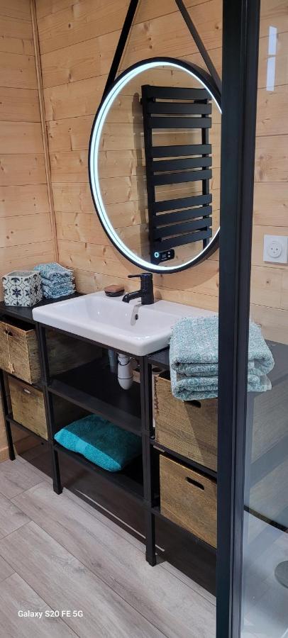 Вилла Tiny House Sud Du Lot Le Montat Экстерьер фото