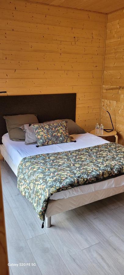 Вилла Tiny House Sud Du Lot Le Montat Экстерьер фото