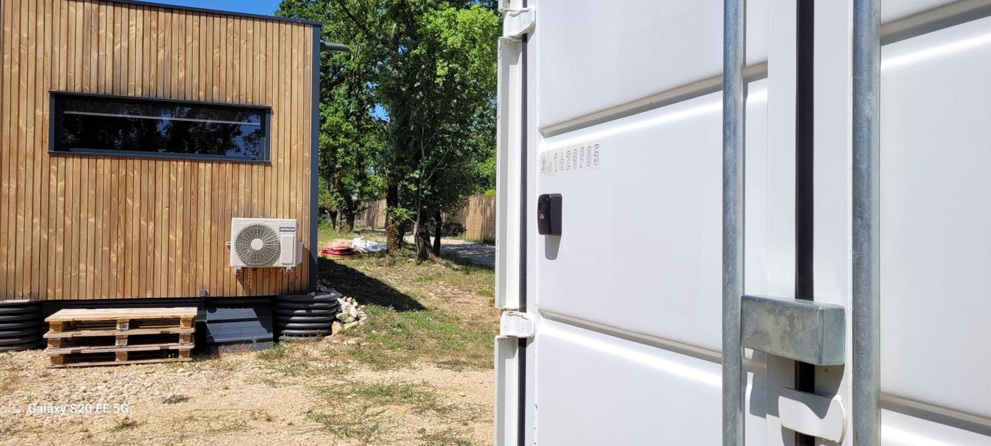 Вилла Tiny House Sud Du Lot Le Montat Экстерьер фото