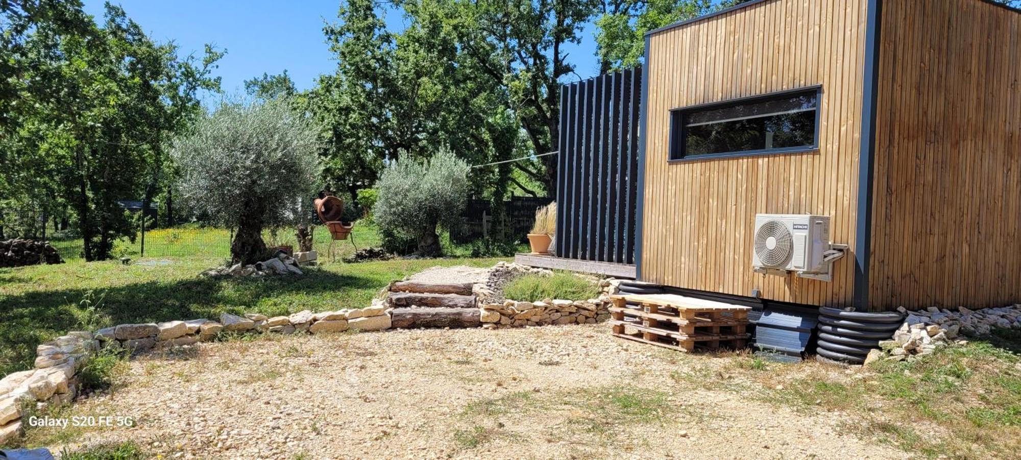 Вилла Tiny House Sud Du Lot Le Montat Экстерьер фото